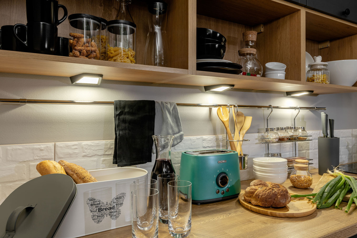 Pakabinama spintelė su durelėmis Grey 124