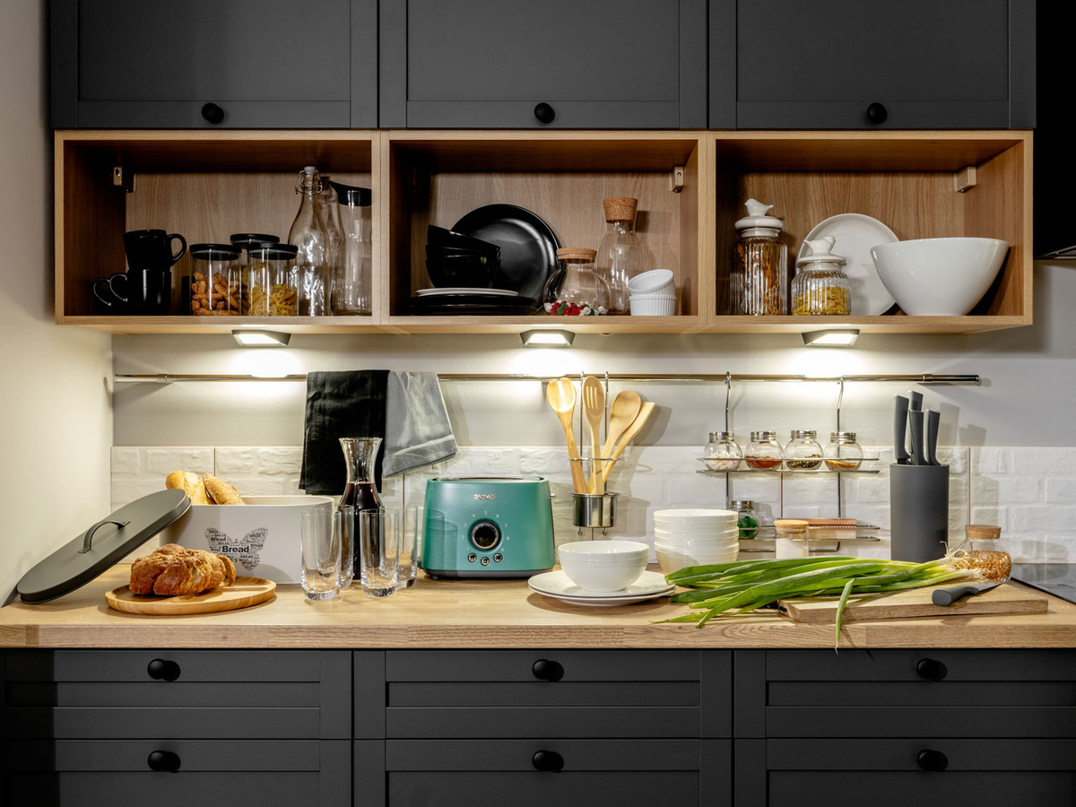 Pakabinama spintelė su durelėmis Grey 129