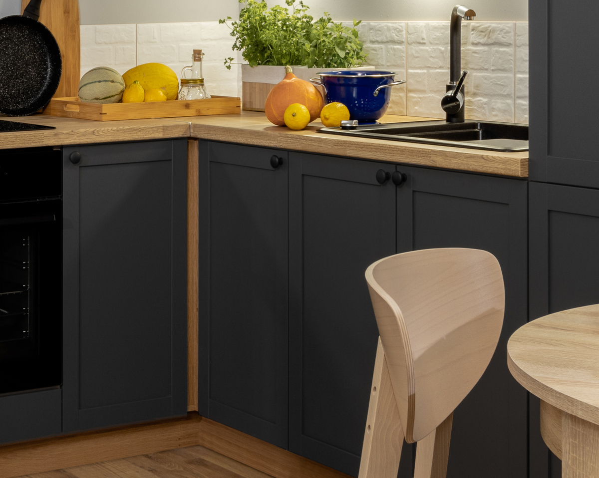 Pakabinama spintelė su durelėmis Grey 129