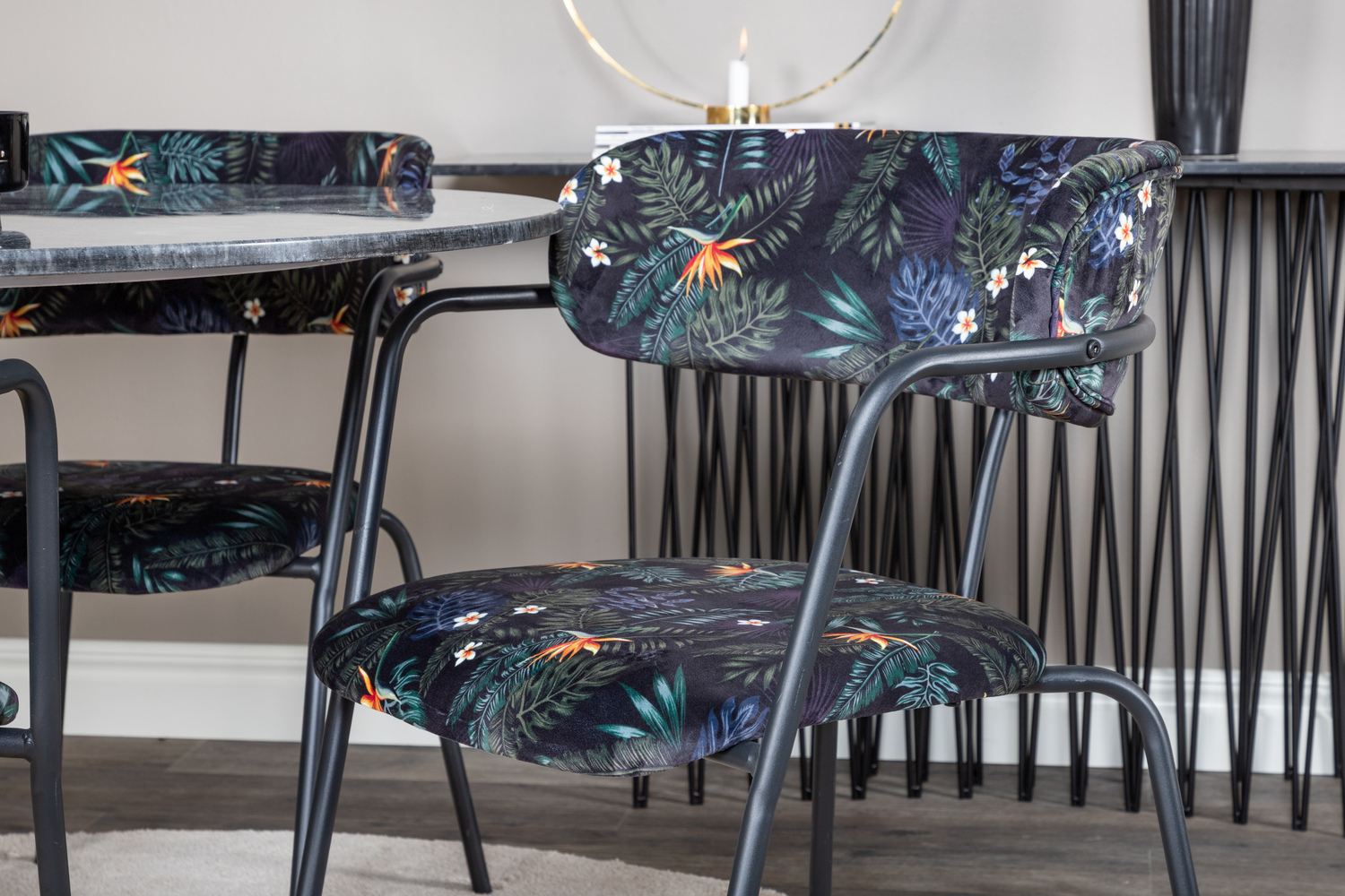 Valgomojo komplektas Dallas 1208 (Gėlių raštas + Juoda)