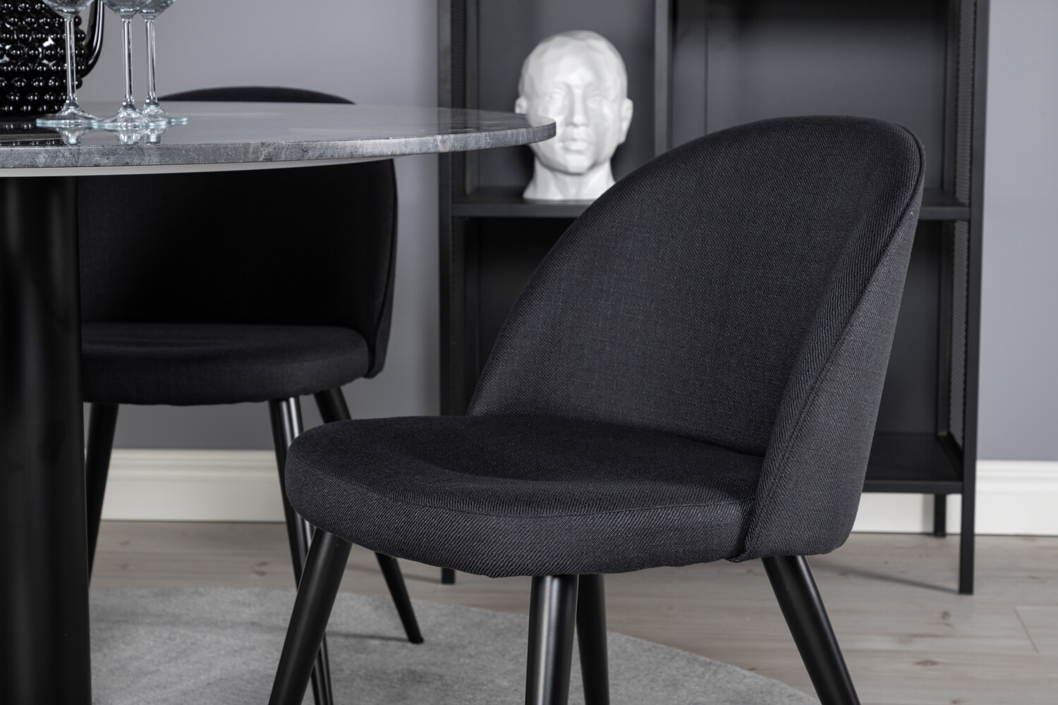 Valgomojo komplektas Dallas 2664 (Juoda)