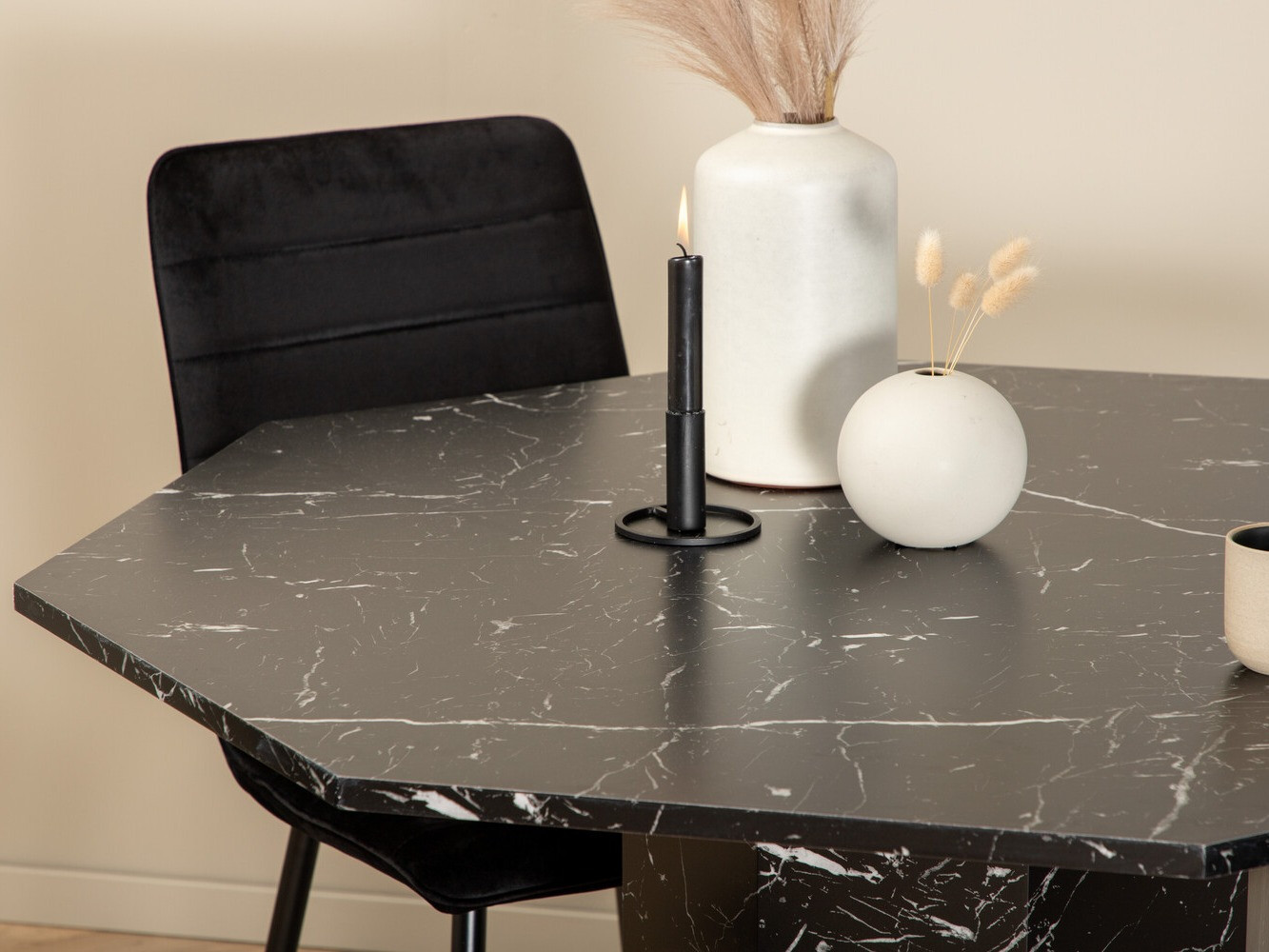 Valgomojo komplektas Dallas 2617 (Juoda)