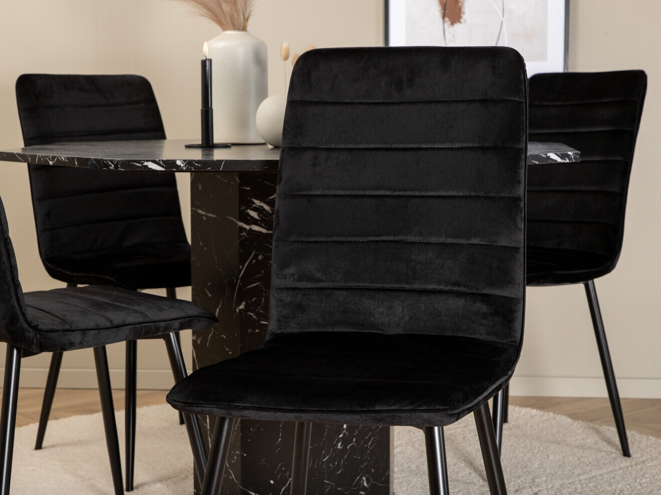 Valgomojo komplektas Dallas 2617 (Juoda)