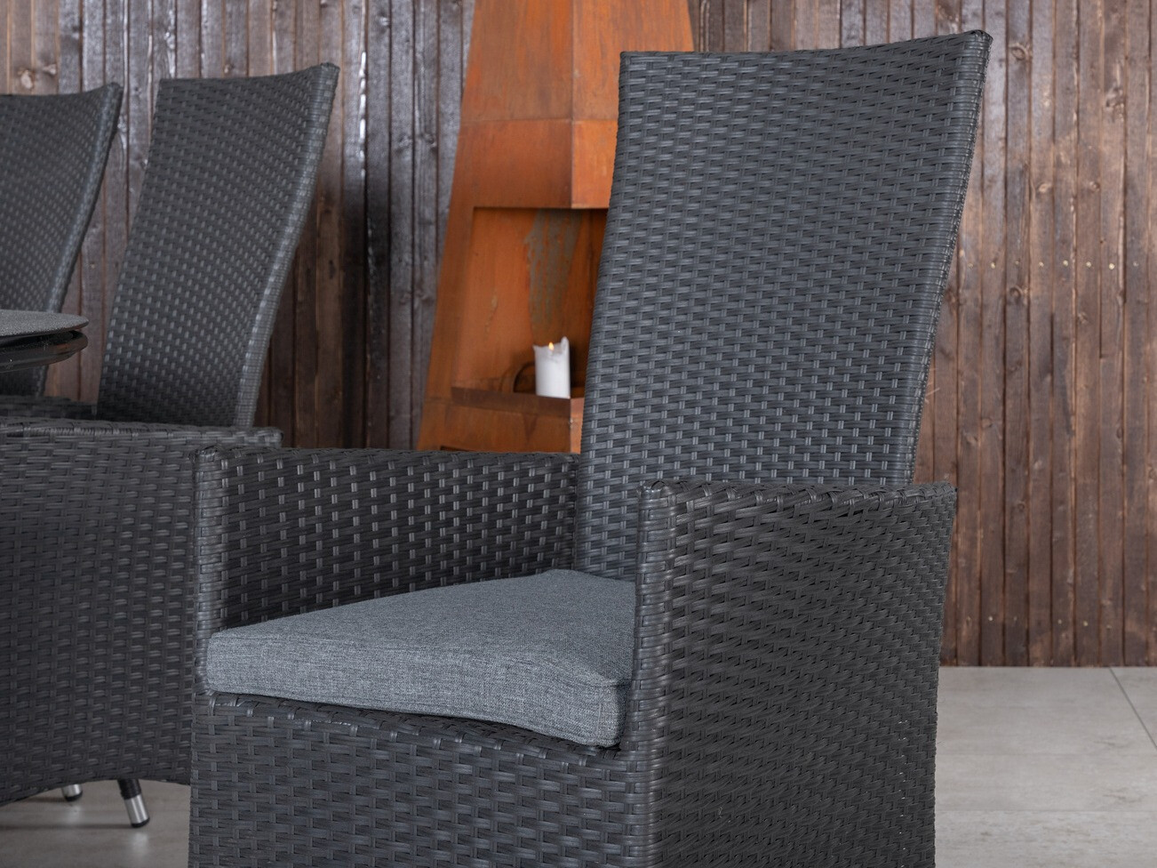 Lauko fotelis Dallas 735 (Juoda + Pilka)