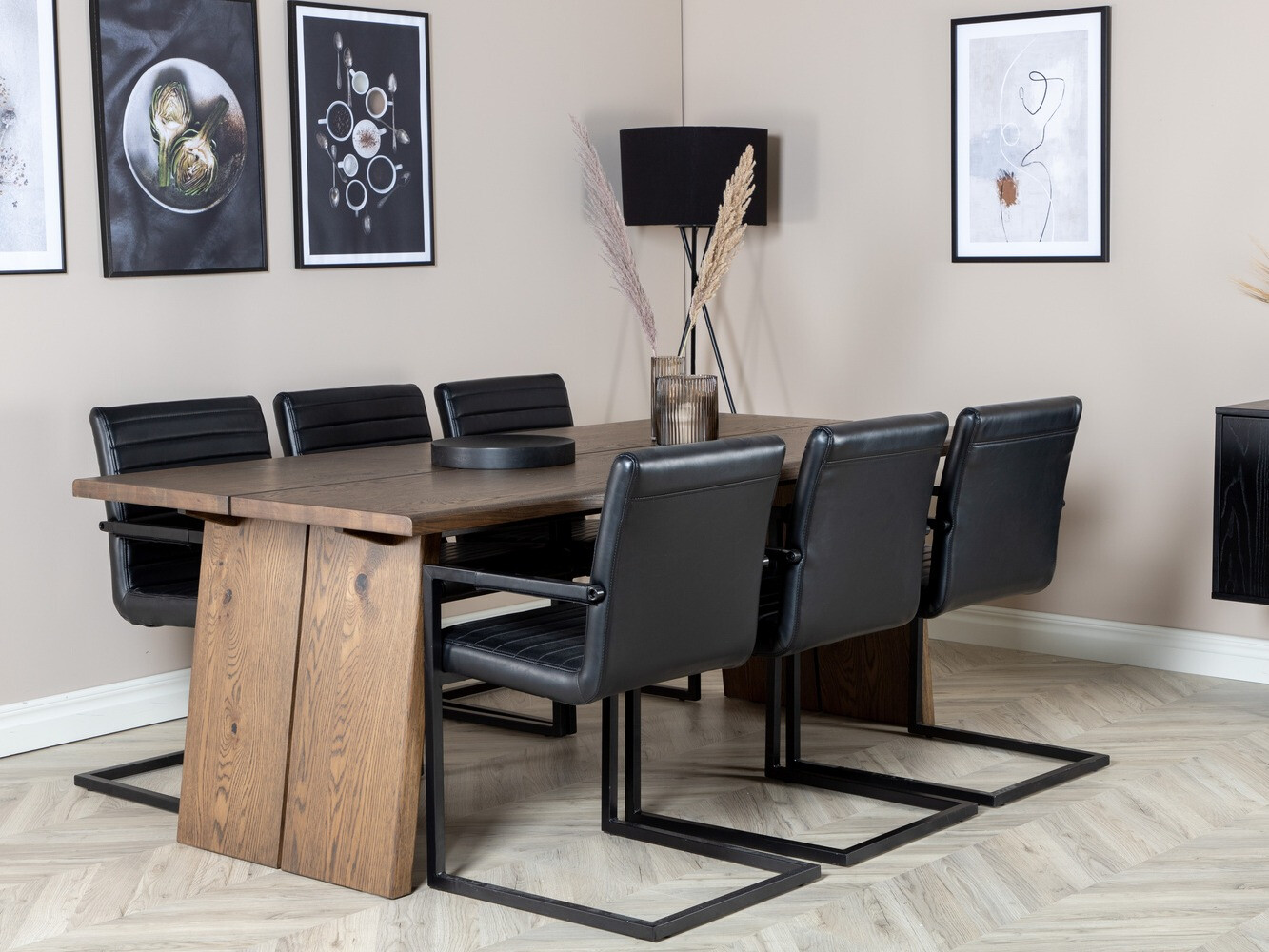 Valgomojo komplektas Dallas 1848