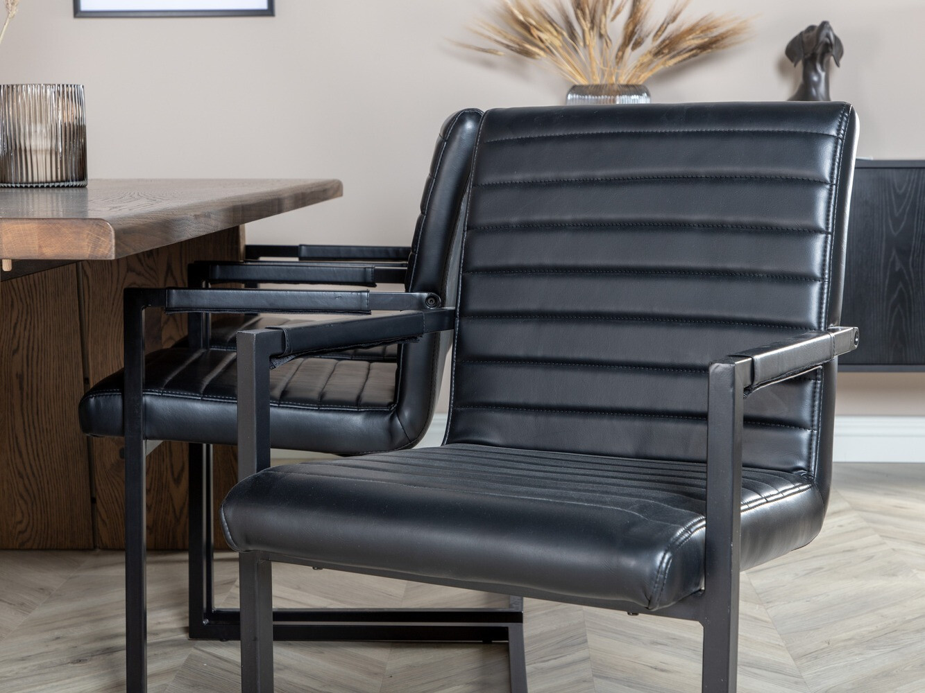 Valgomojo komplektas Dallas 1848