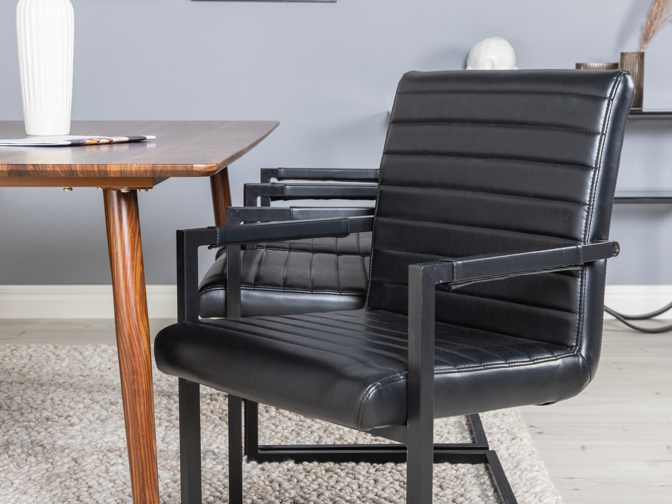 Valgomojo komplektas Dallas 1884