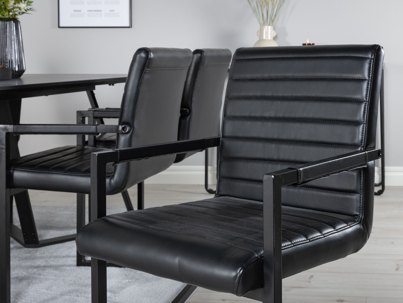 Valgomojo komplektas Dallas 1968