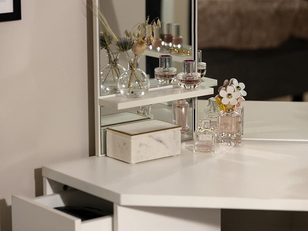 Makiažo staliukas Springfield 153