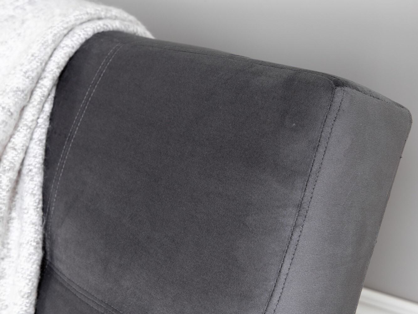 Sofa lova Dallas 1710 (Tamsi pilka + Juoda)