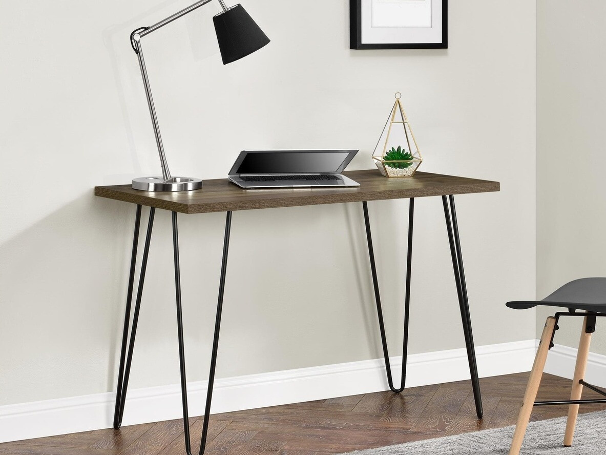 Darbo stalas Nutive 102 (Riešutas + Juoda)