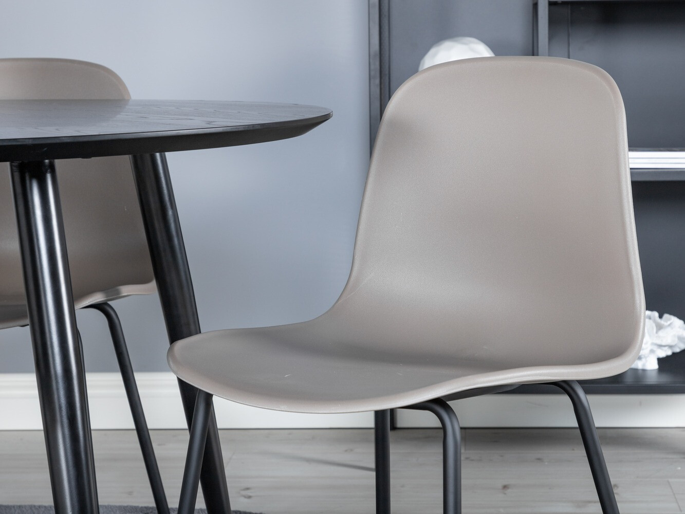 Valgomojo komplektas Dallas 1622 (Chaki + Juoda)