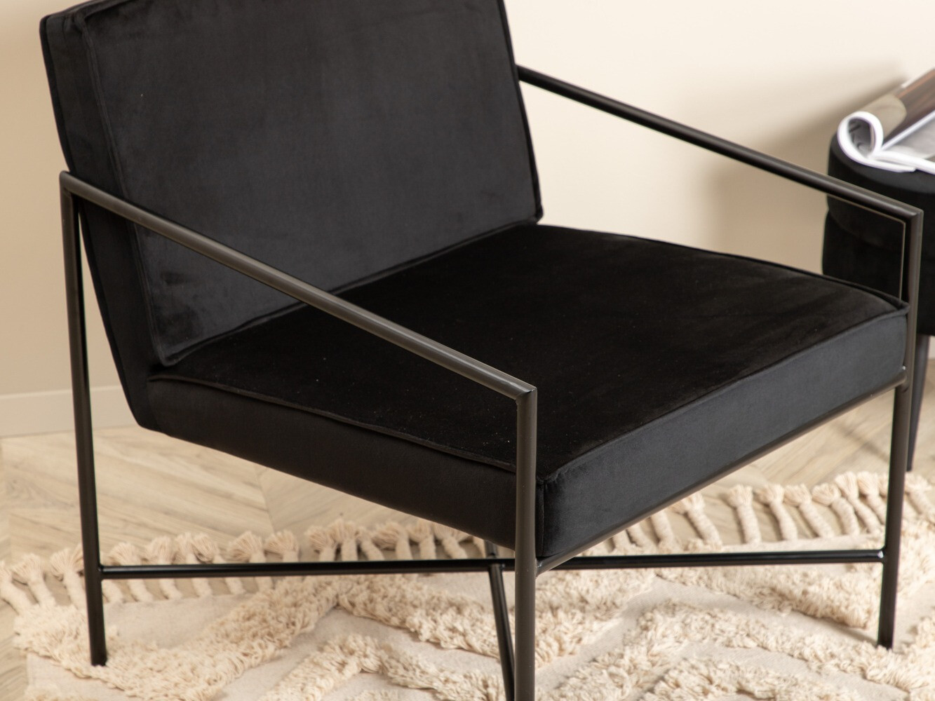 Fotelis Dallas 1707 (Juoda)