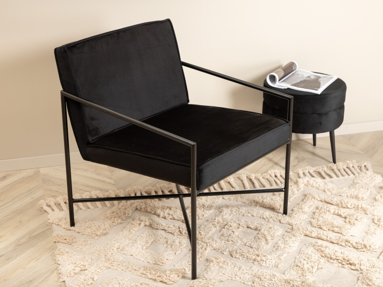 Fotelis Dallas 1707 (Juoda)