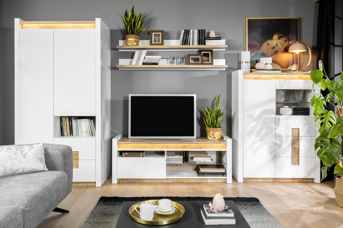 TV staliukas Cirevai 105