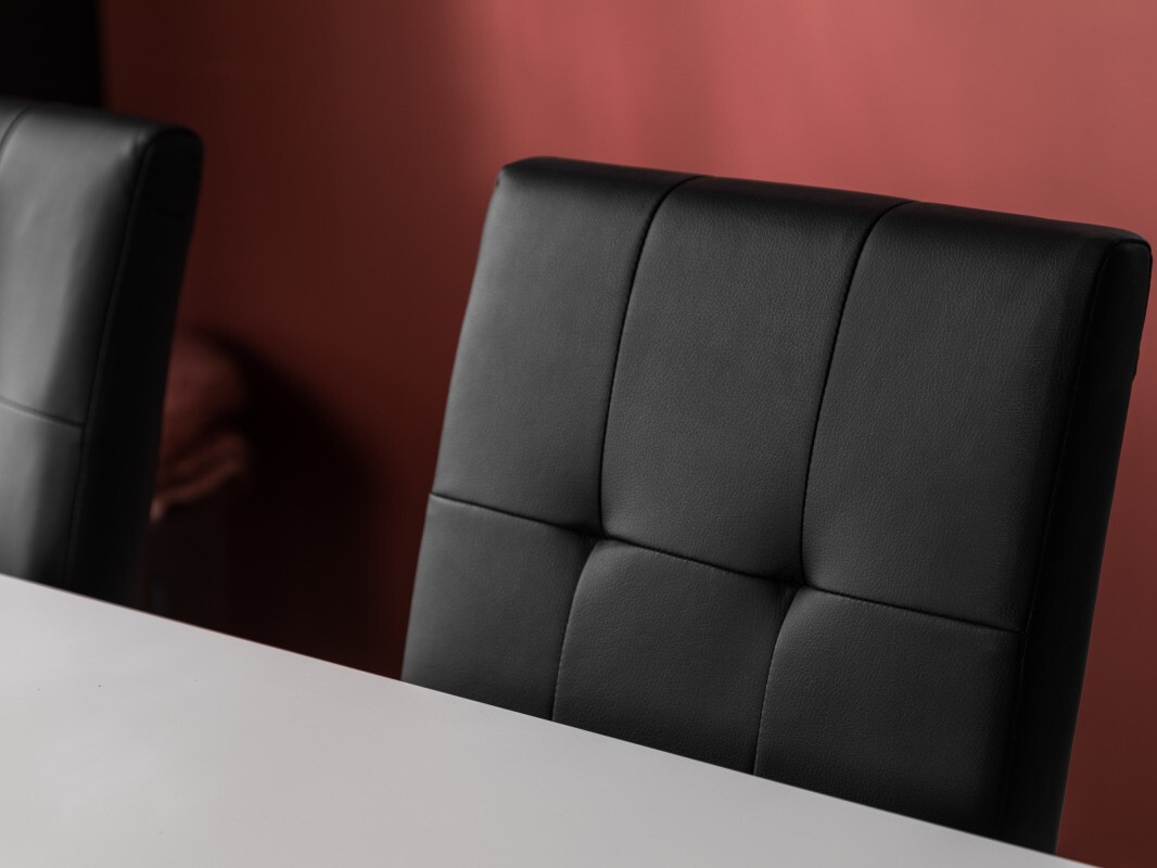 Valgomojo komplektas Scandinavian Choice 671 (Juoda + Balta)