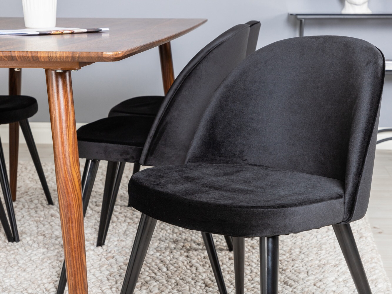 Valgomojo komplektas Dallas 1883