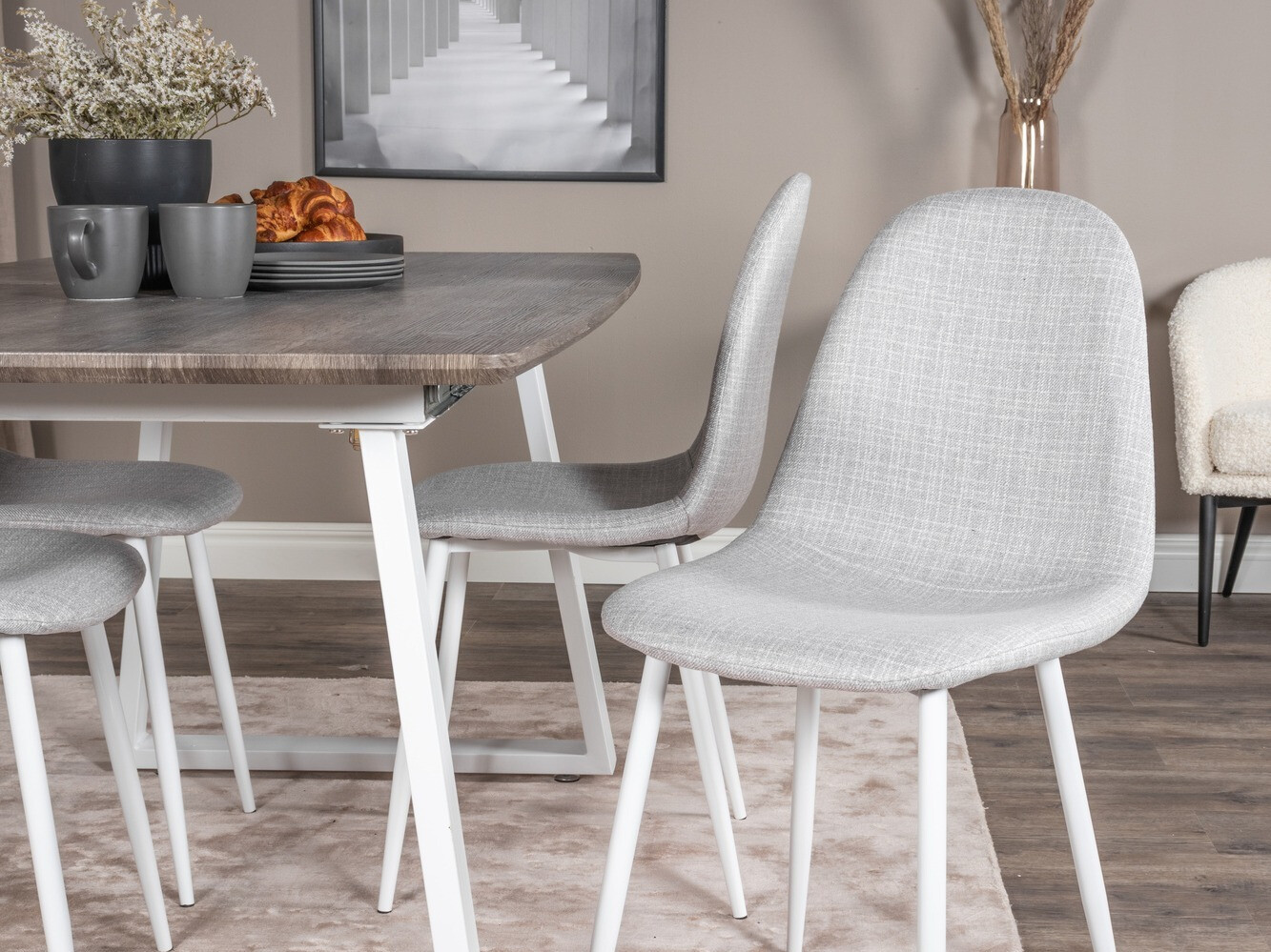 Valgomojo komplektas Dallas 1979 (Balta + Šviesi pilka)