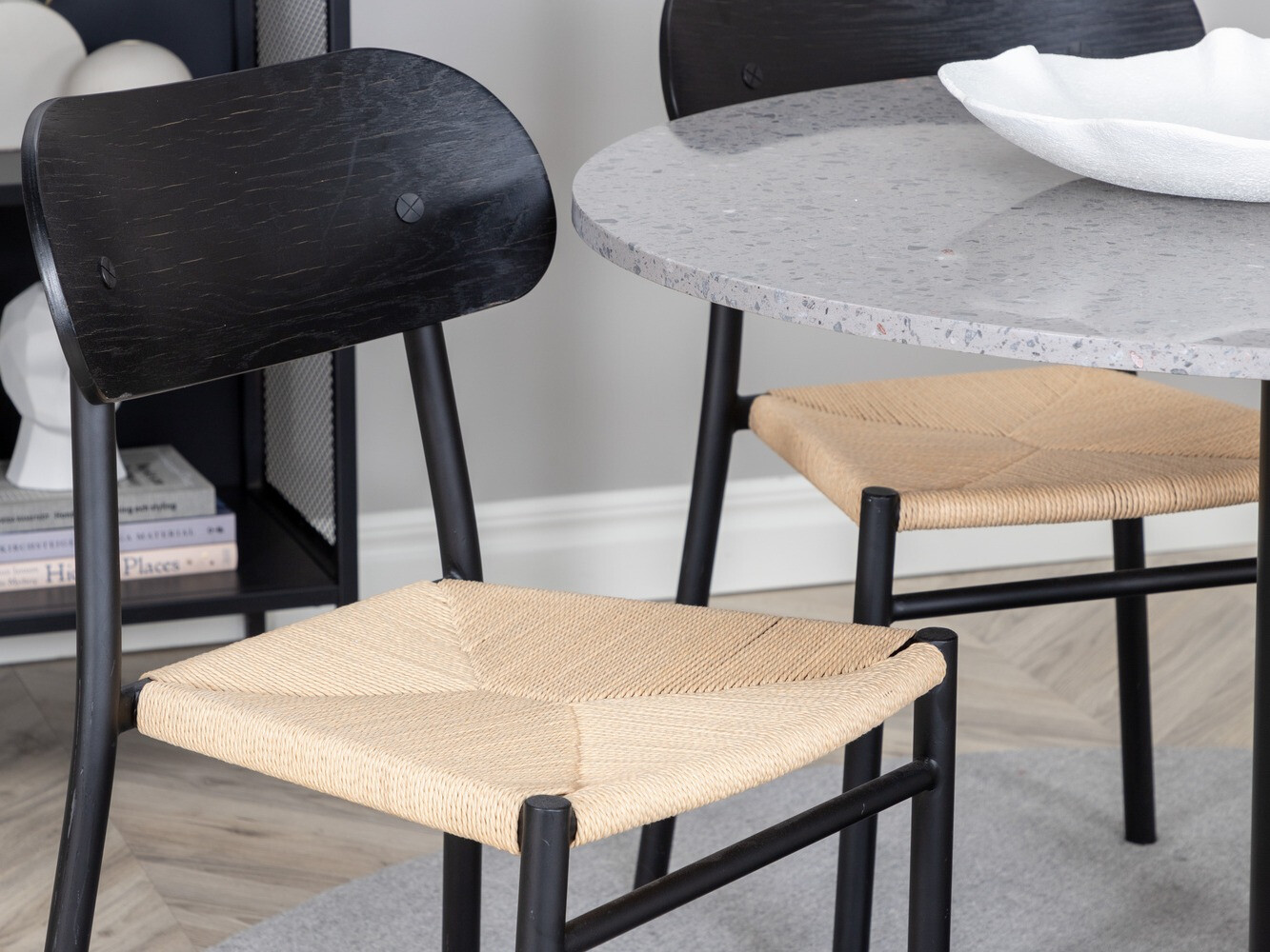 Valgomojo komplektas Dallas 1137 (Šviesus medis + Juoda)