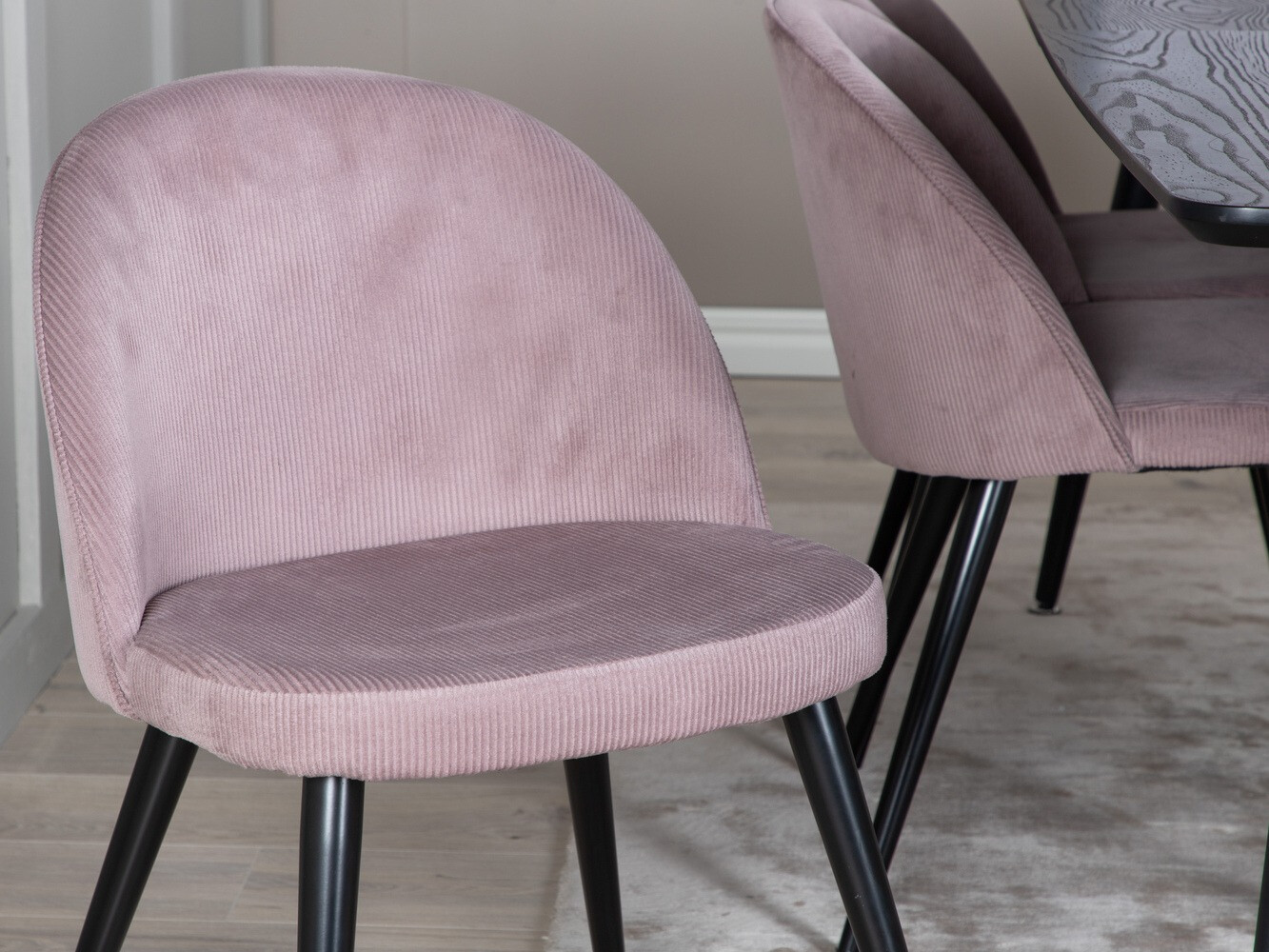 Valgomojo komplektas Dallas 1447 (Rožinė + Juoda)