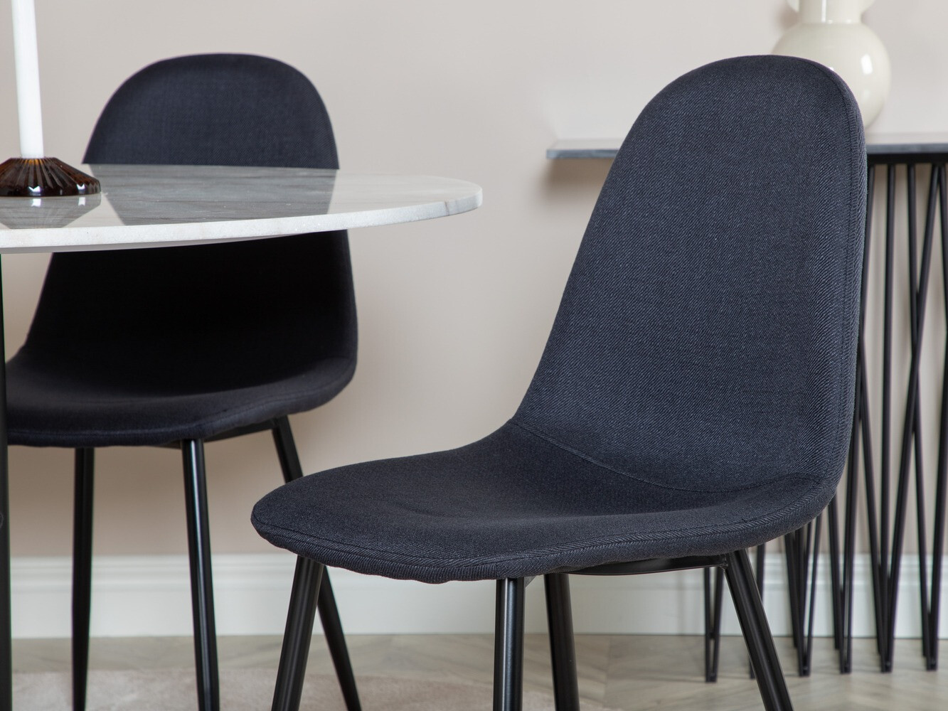 Valgomojo komplektas Dallas 1613 (Juoda)