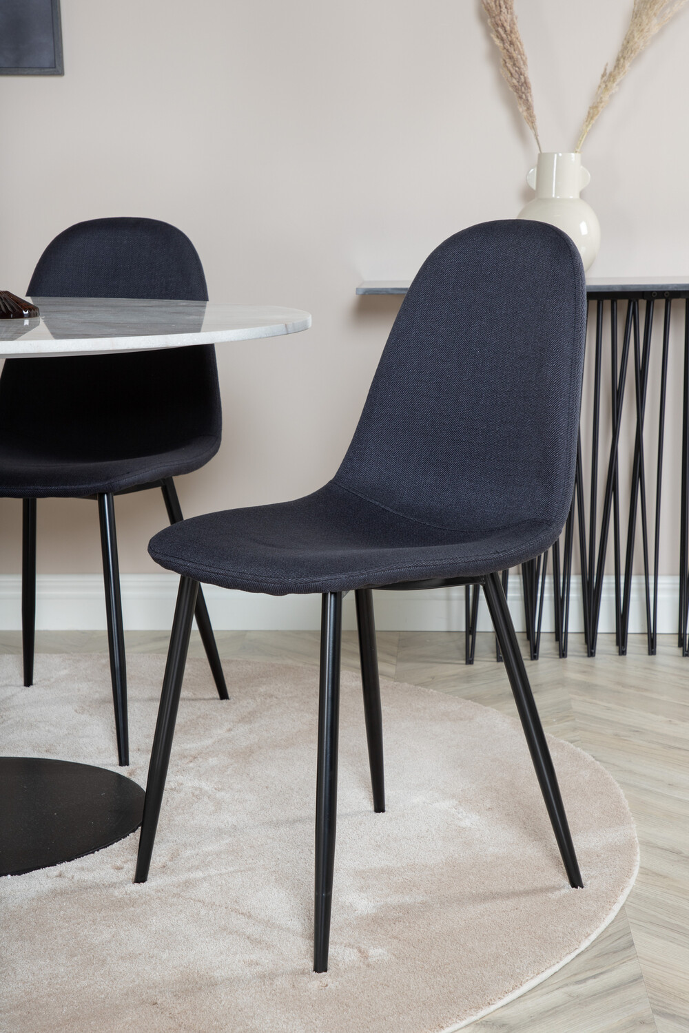 Valgomojo komplektas Dallas 1613 (Juoda)