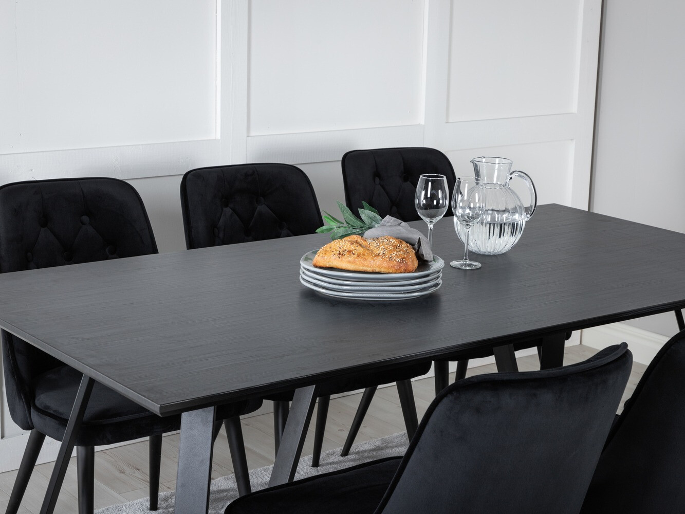 Valgomojo komplektas Dallas 1628 (Juoda)