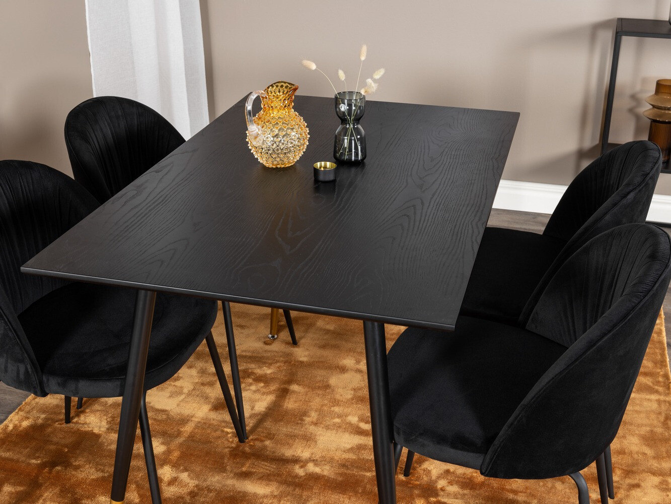 Valgomojo komplektas Dallas 1888