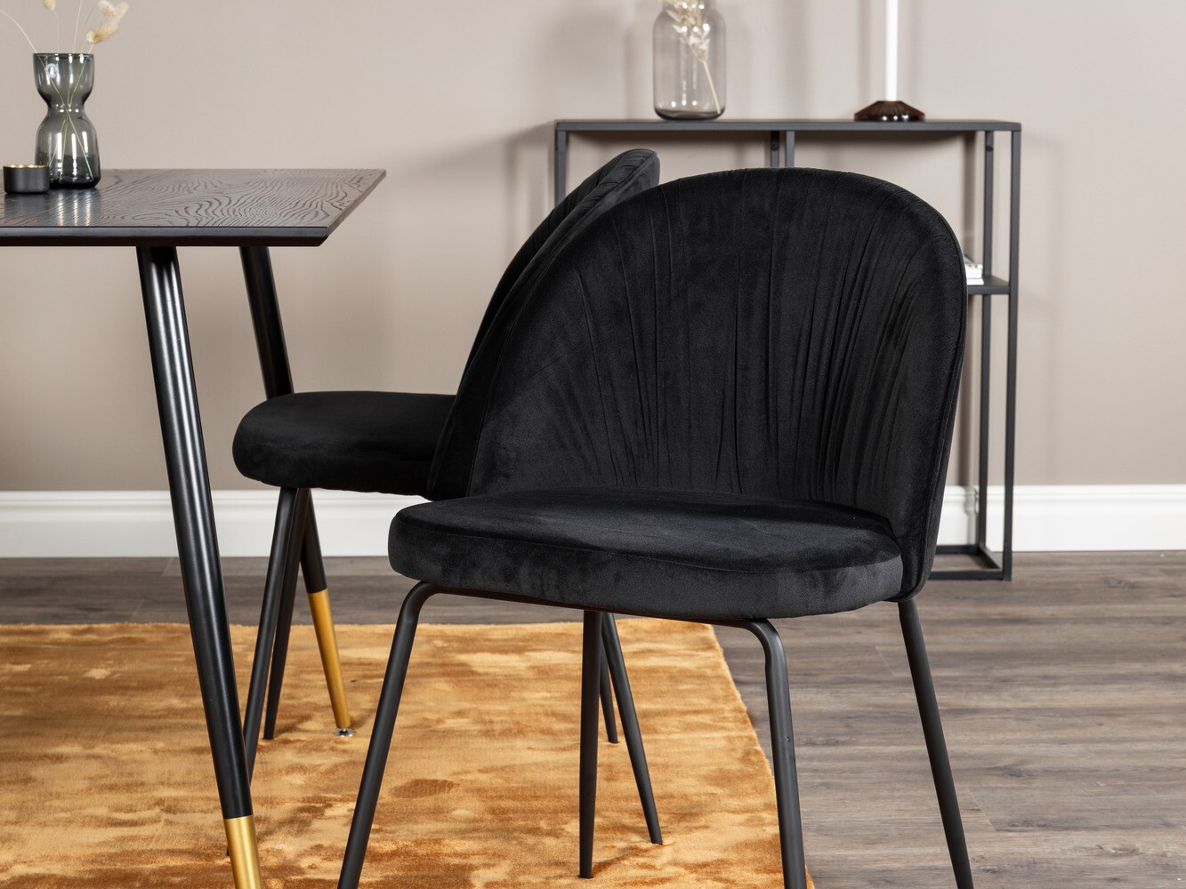 Valgomojo komplektas Dallas 1888