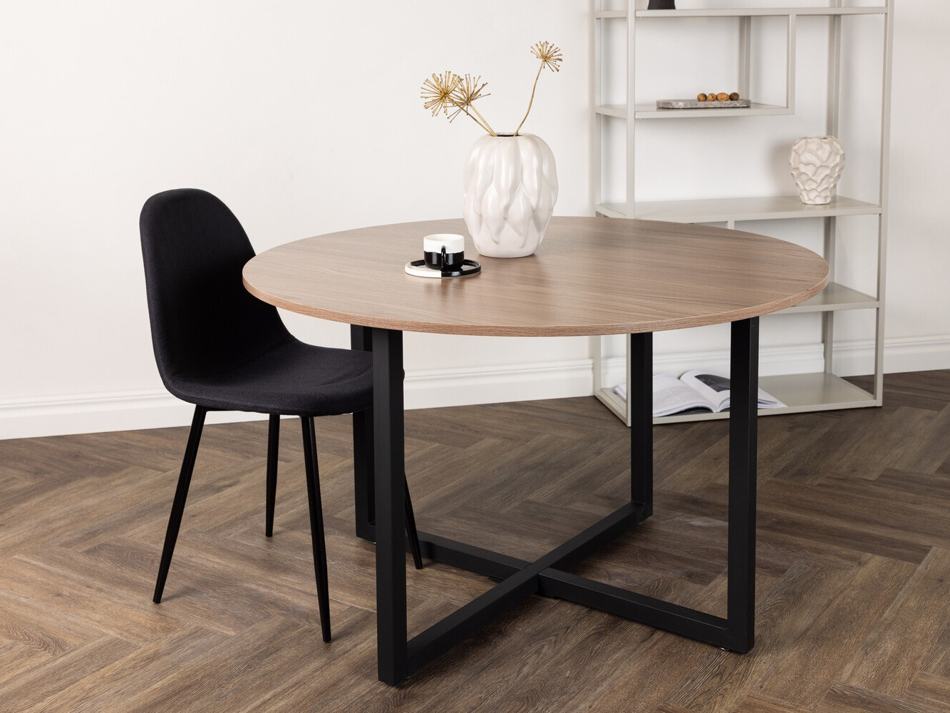 Stalas Dallas 4897 (Juoda + Riešutas)