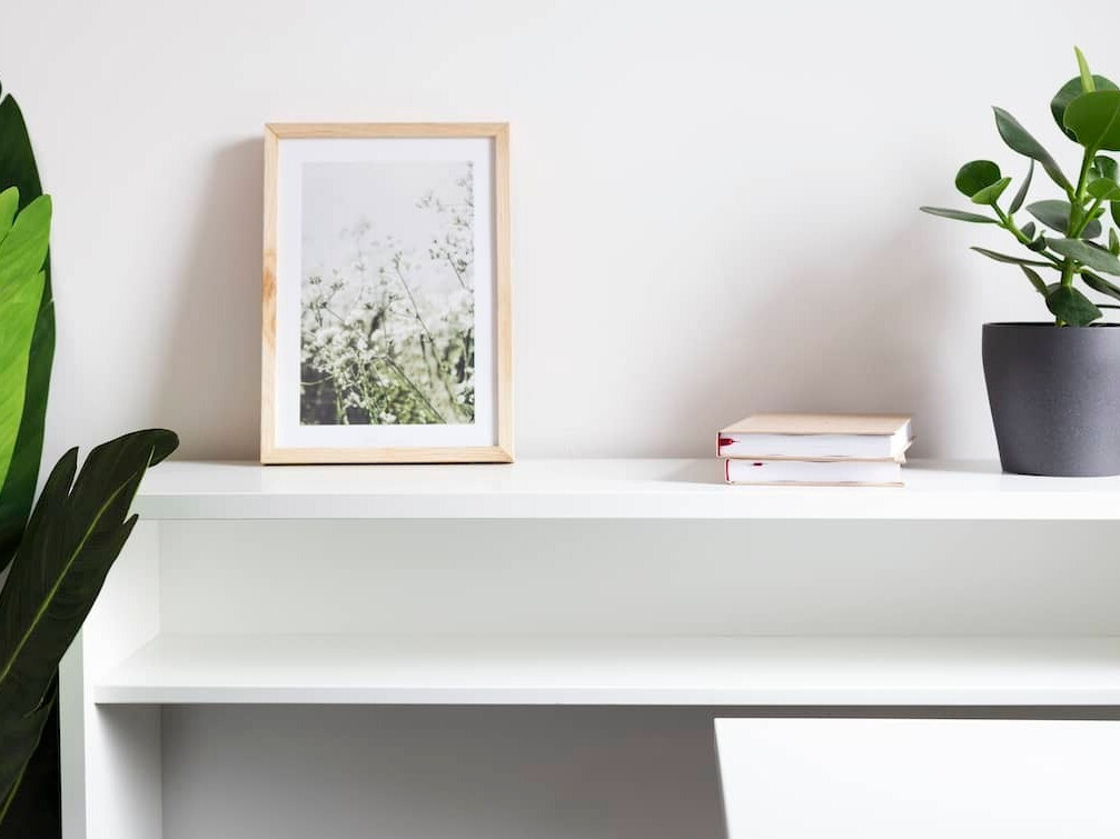 Kampinis darbo stalas Concept Pro Lenart (Balta)