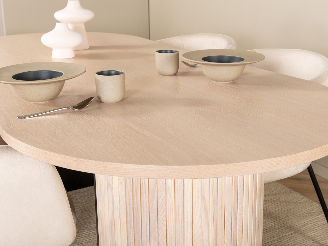 Valgomojo komplektas Dallas 2767 (Kreminė + Juoda)