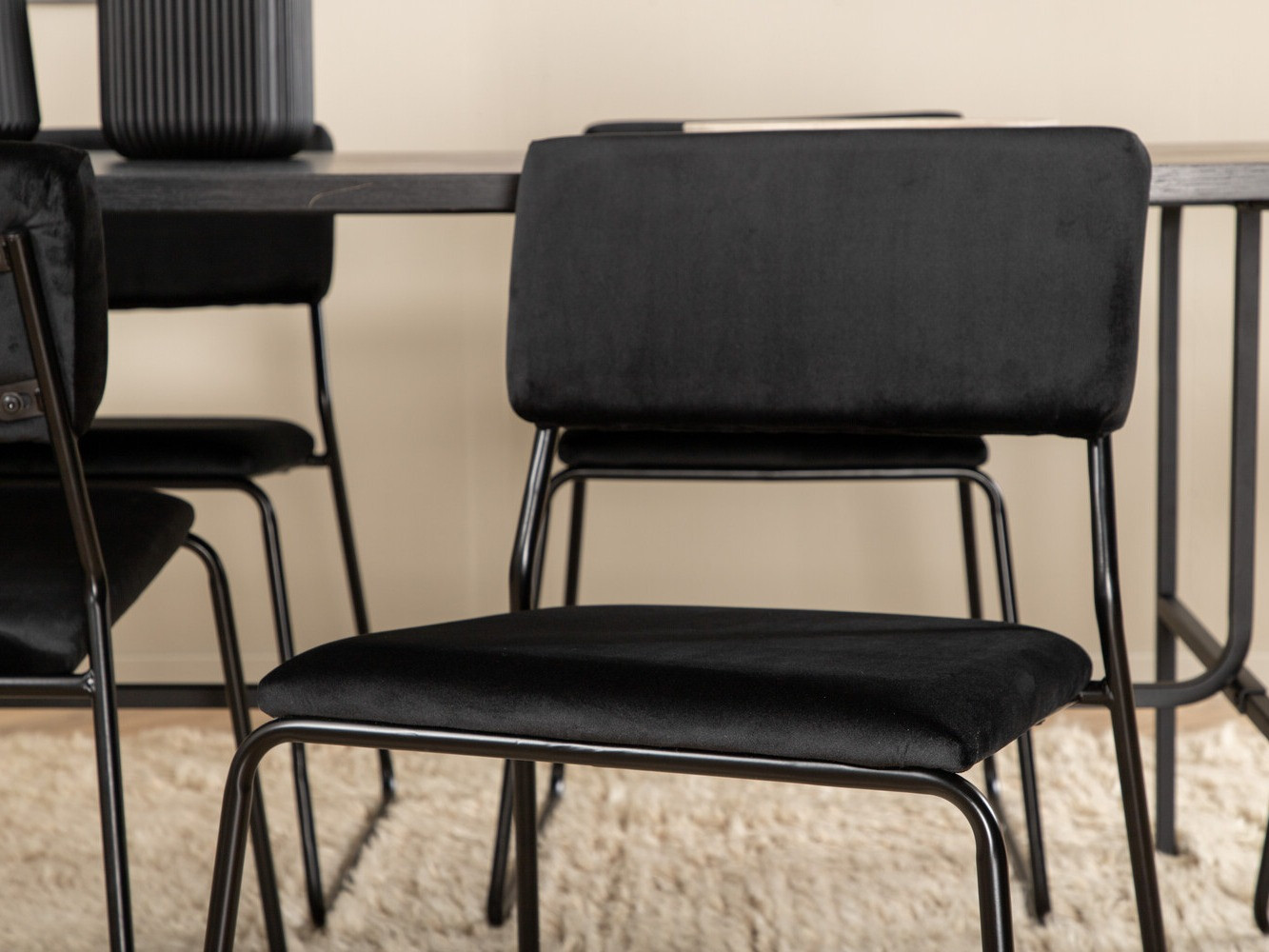 Valgomojo komplektas Dallas 2790 (Juoda)