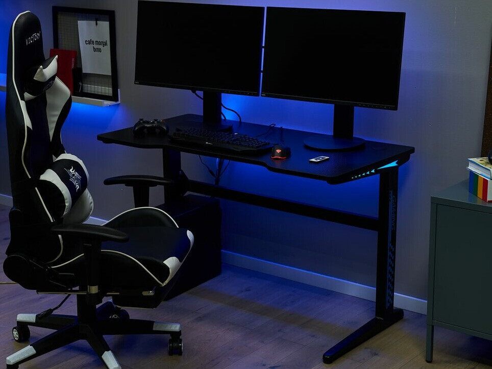 Kompiuterinių žaidimų stalas Berwyn 170