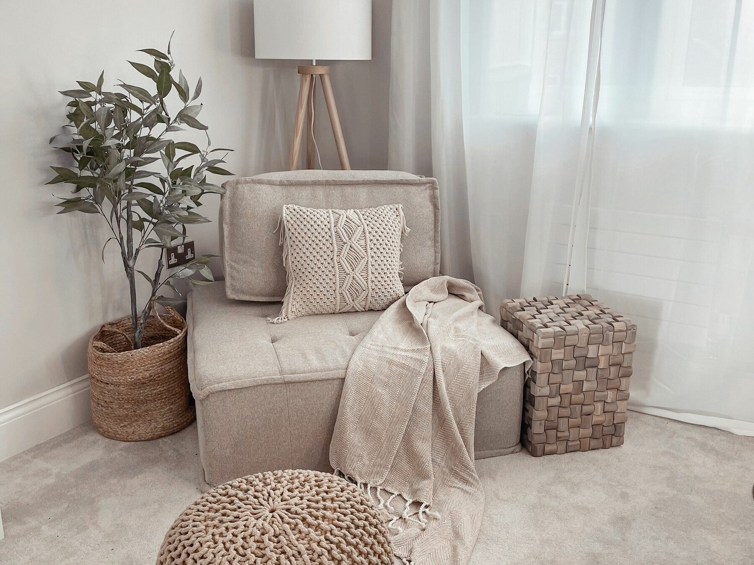 Šoninis staliukas Berwyn 186