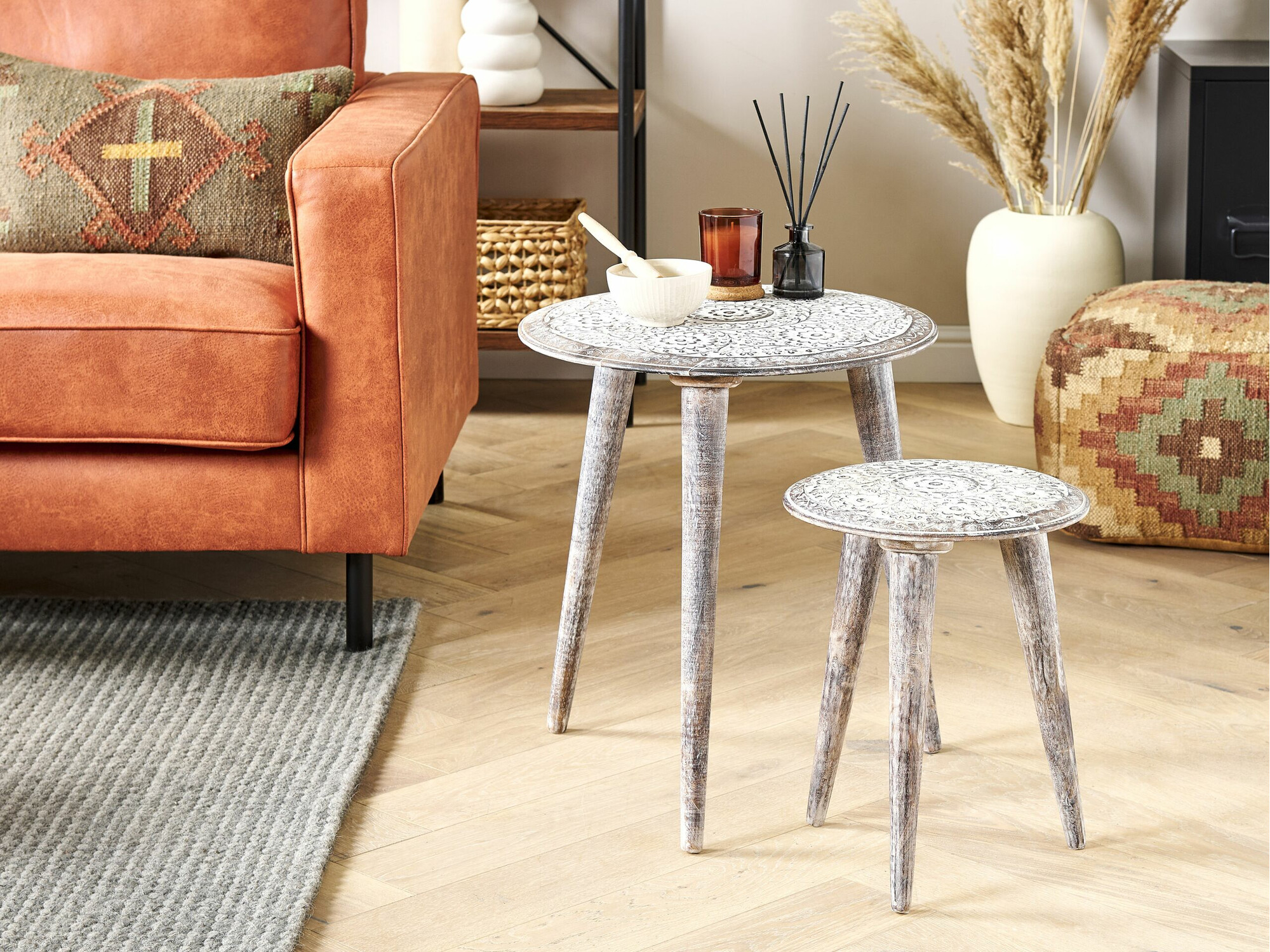 Šoninių staliukų komplektas Berwyn 1301