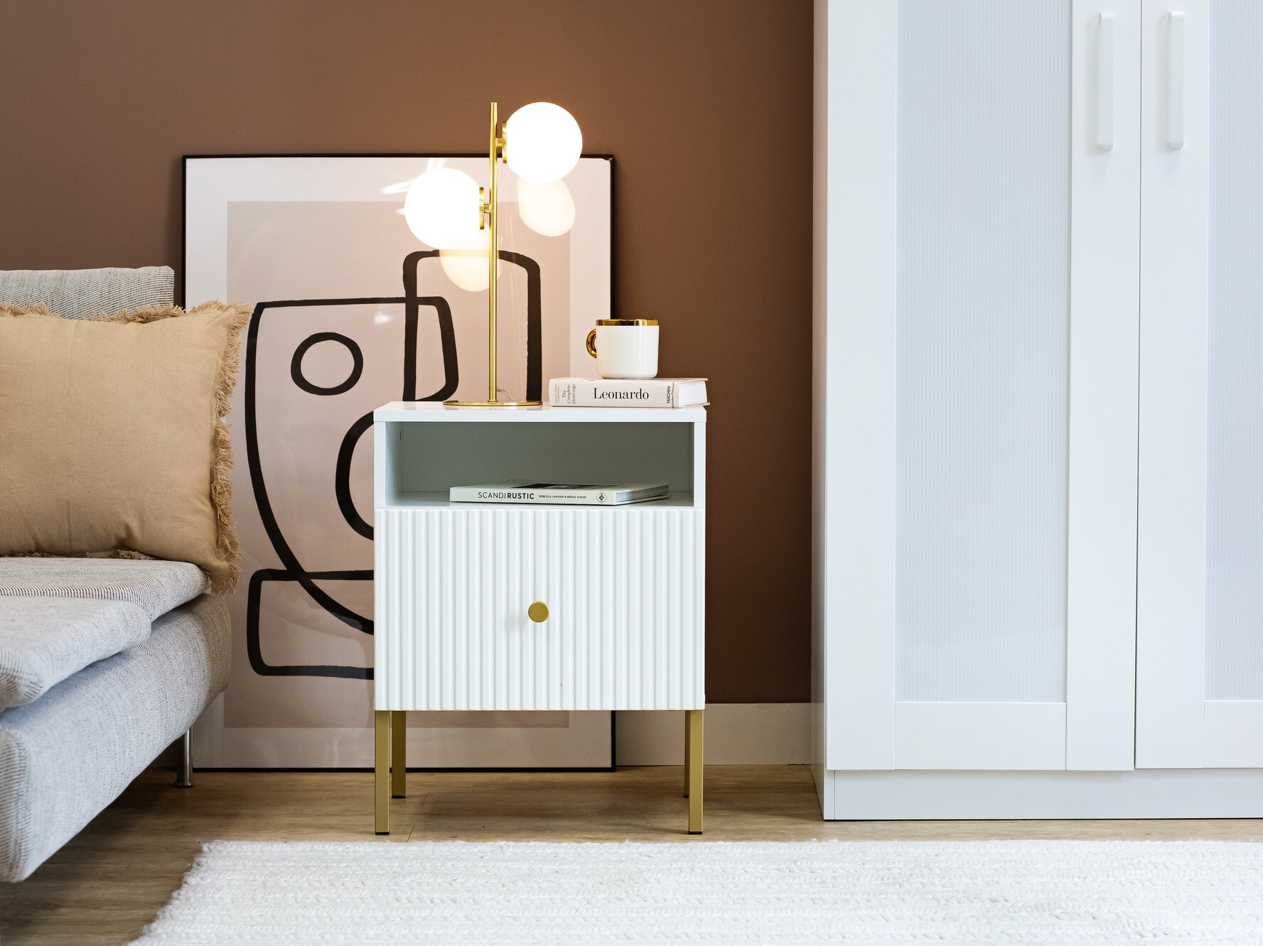 Naktinis staliukas Etliva 106 (Balta + Auksinė)