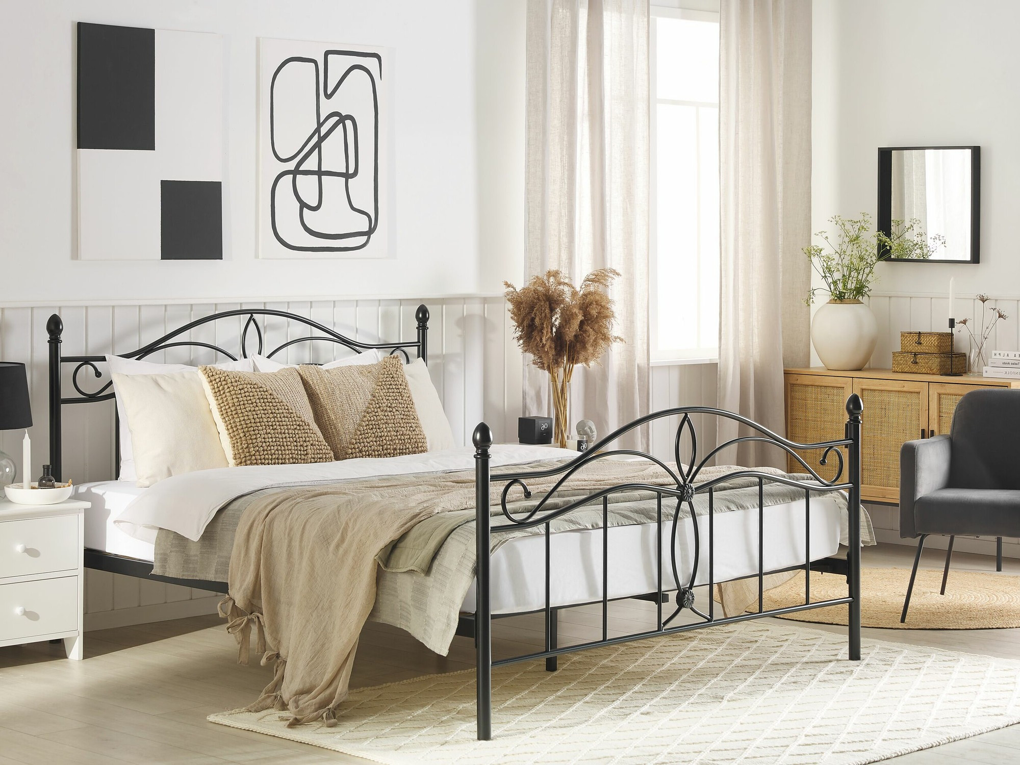 Lova Berwyn 441 (Juoda)