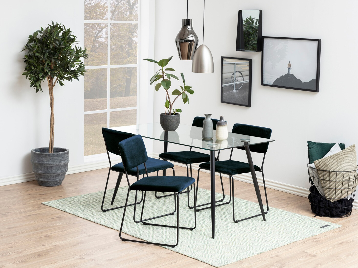 Valgomojo komplektas Norsica 557 (Tamsi mėlyna + Juoda)