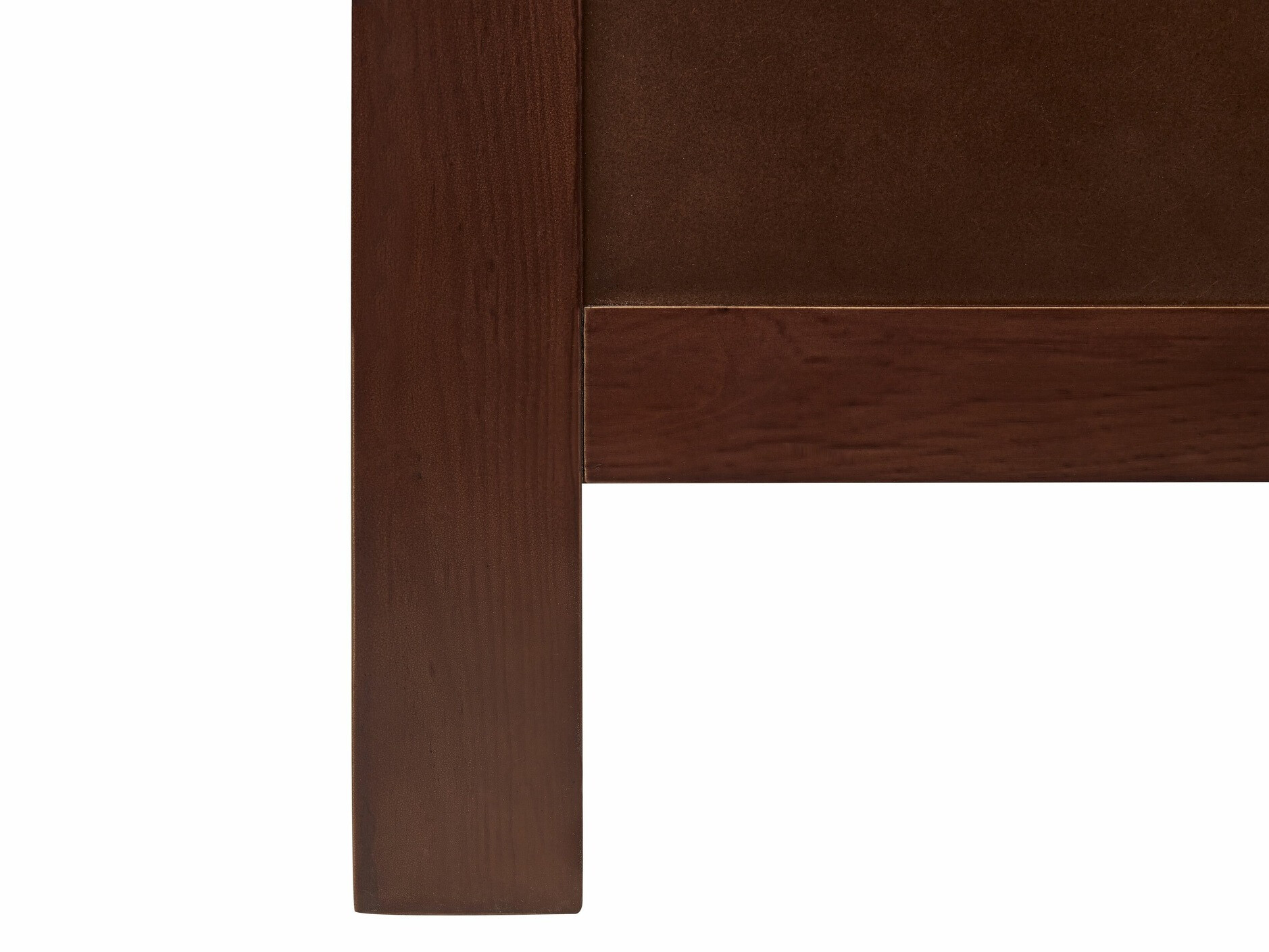 Lova Berwyn 600 (Tamsi ruda)