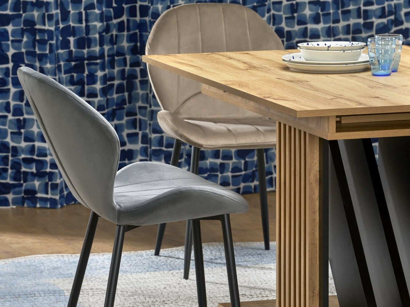 Stalas Houston Pratum