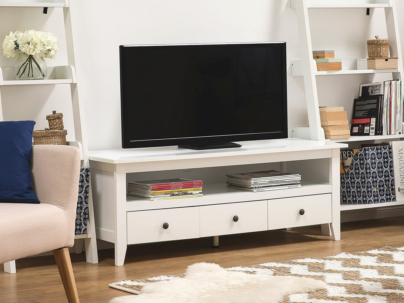 TV staliukas Berwyn 130