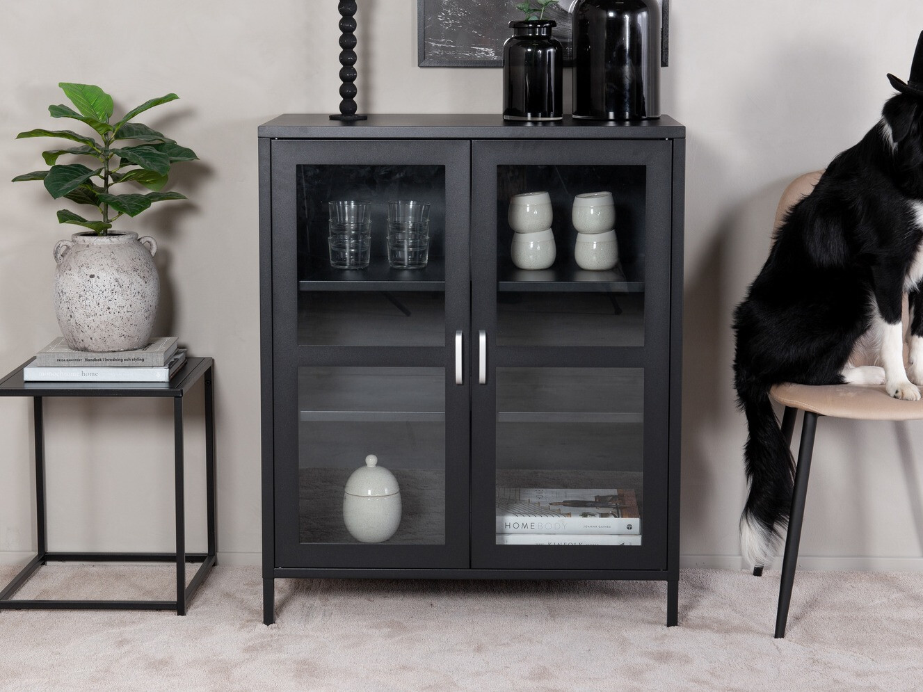 Spintelė Dallas 208 (Juoda)