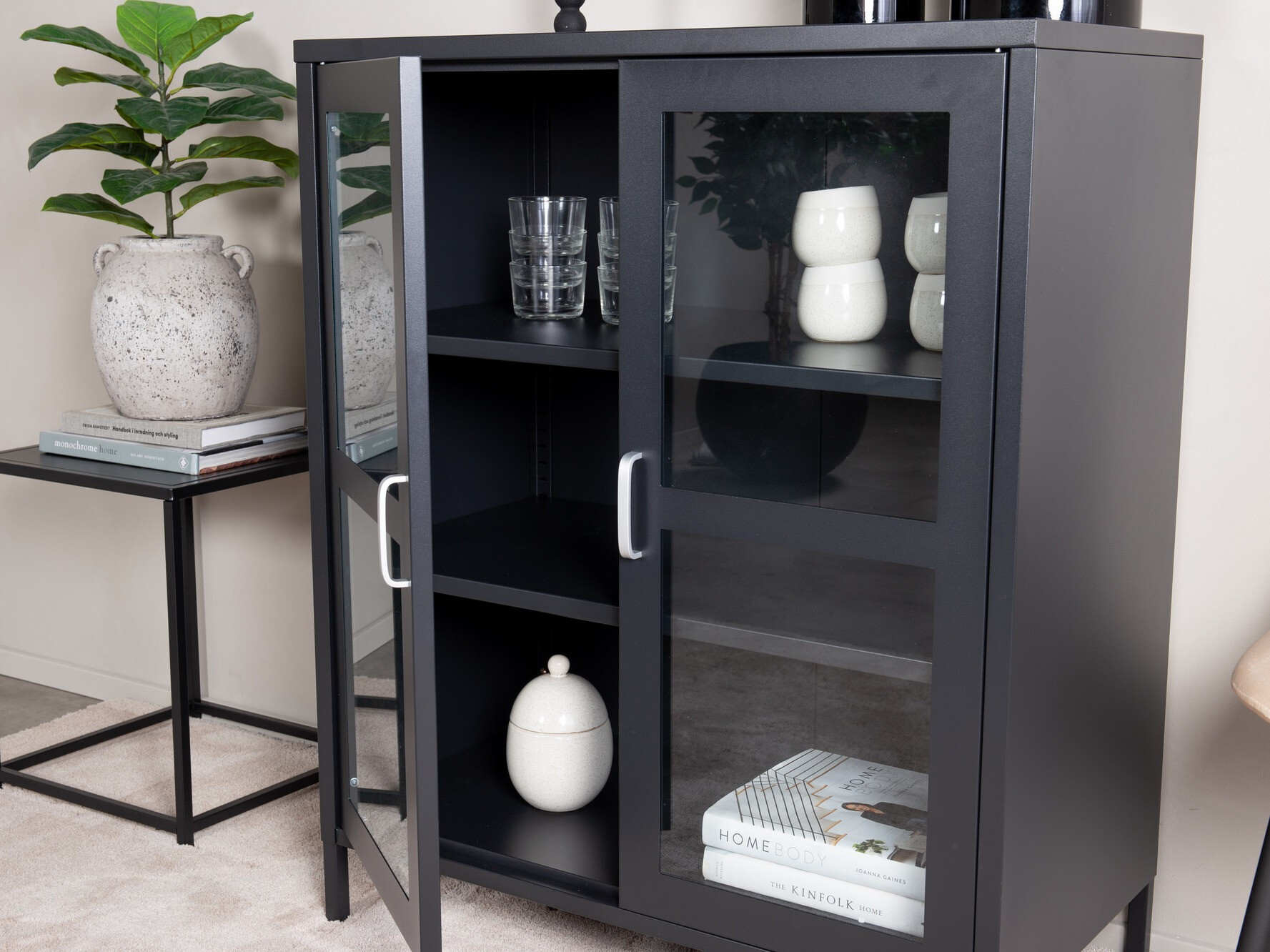 Spintelė Dallas 208 (Juoda)