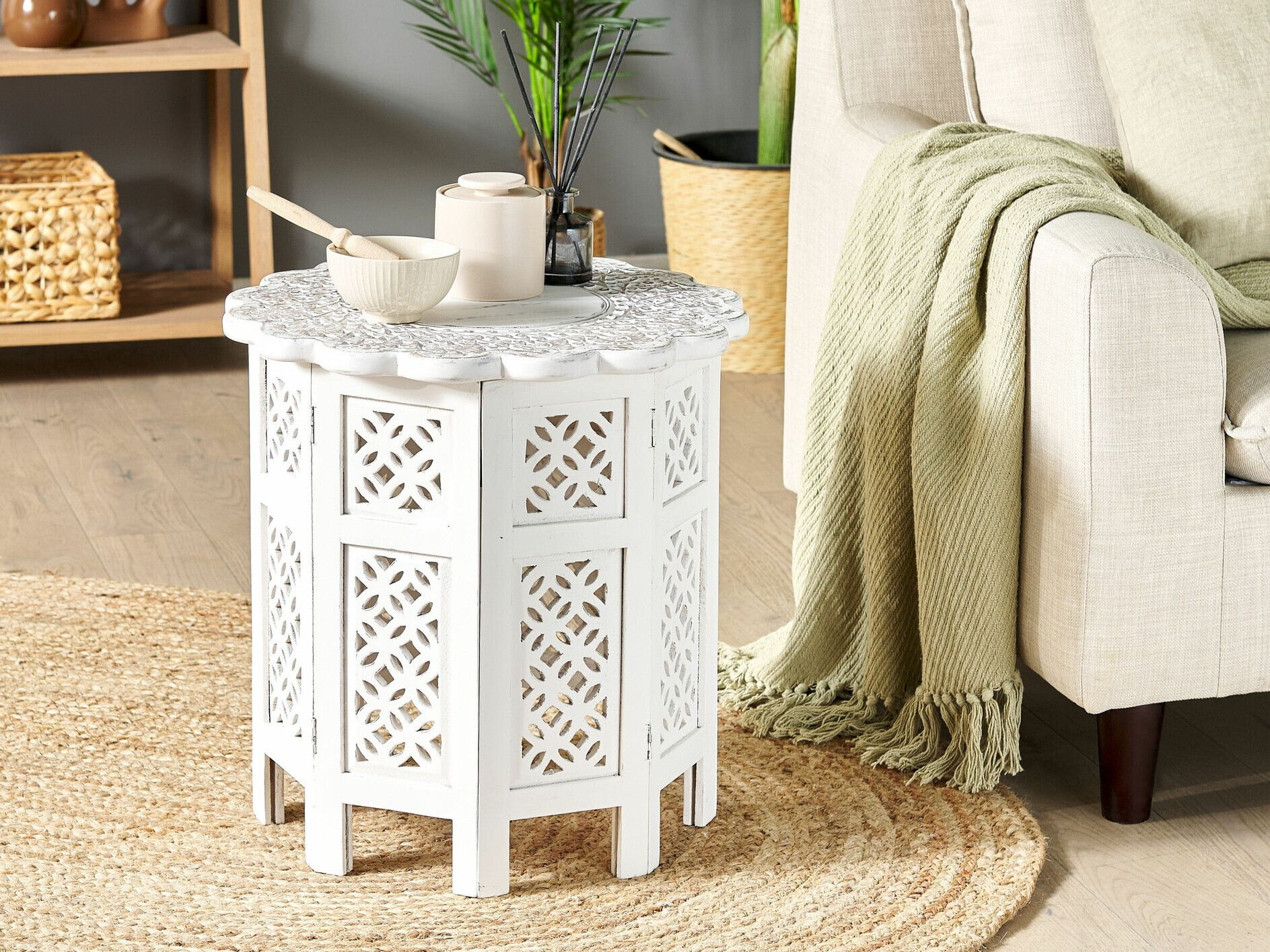 Šoninis staliukas Berwyn 2149