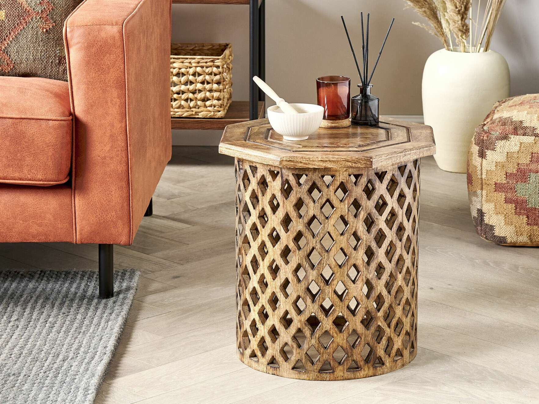 Šoninis staliukas Berwyn 2151