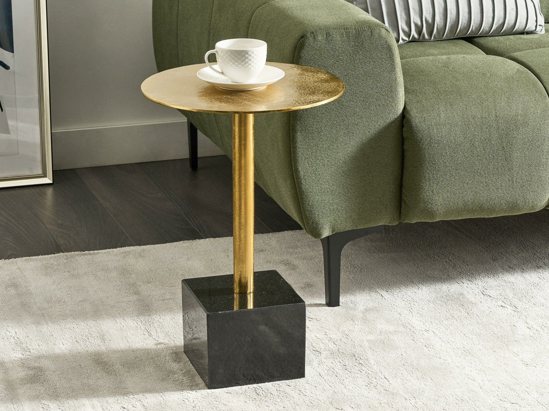 Šoninis staliukas Berwyn 2155