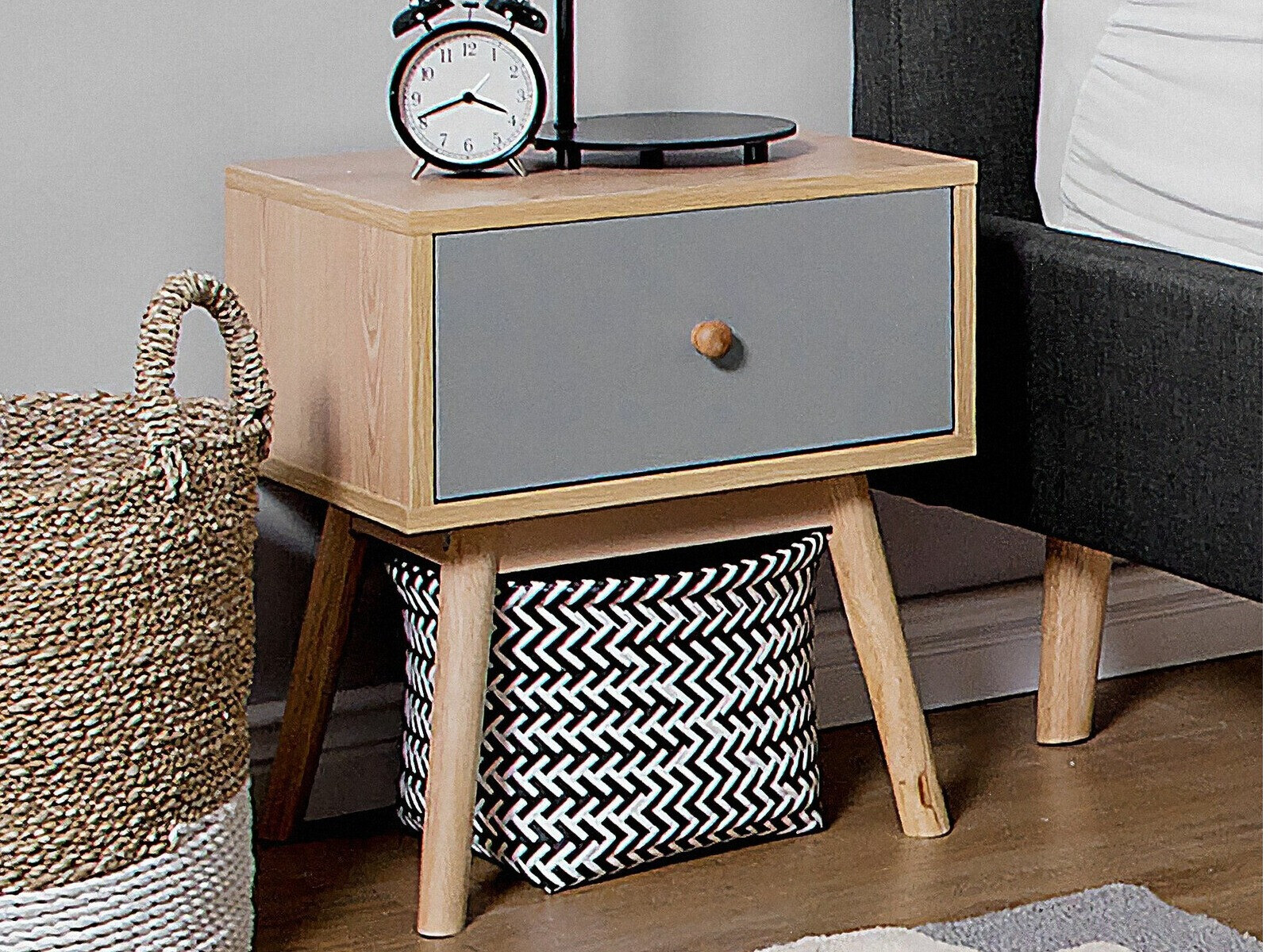 Naktinis staliukas Berwyn 1640