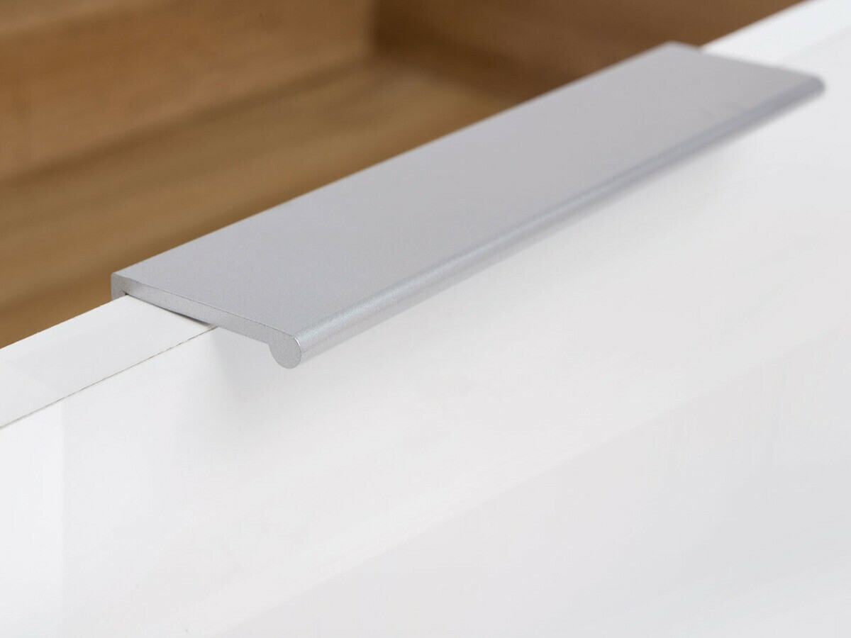 Kampinė spinta Tivetra 116 (Votan ąžuolas + Blizgi balta)