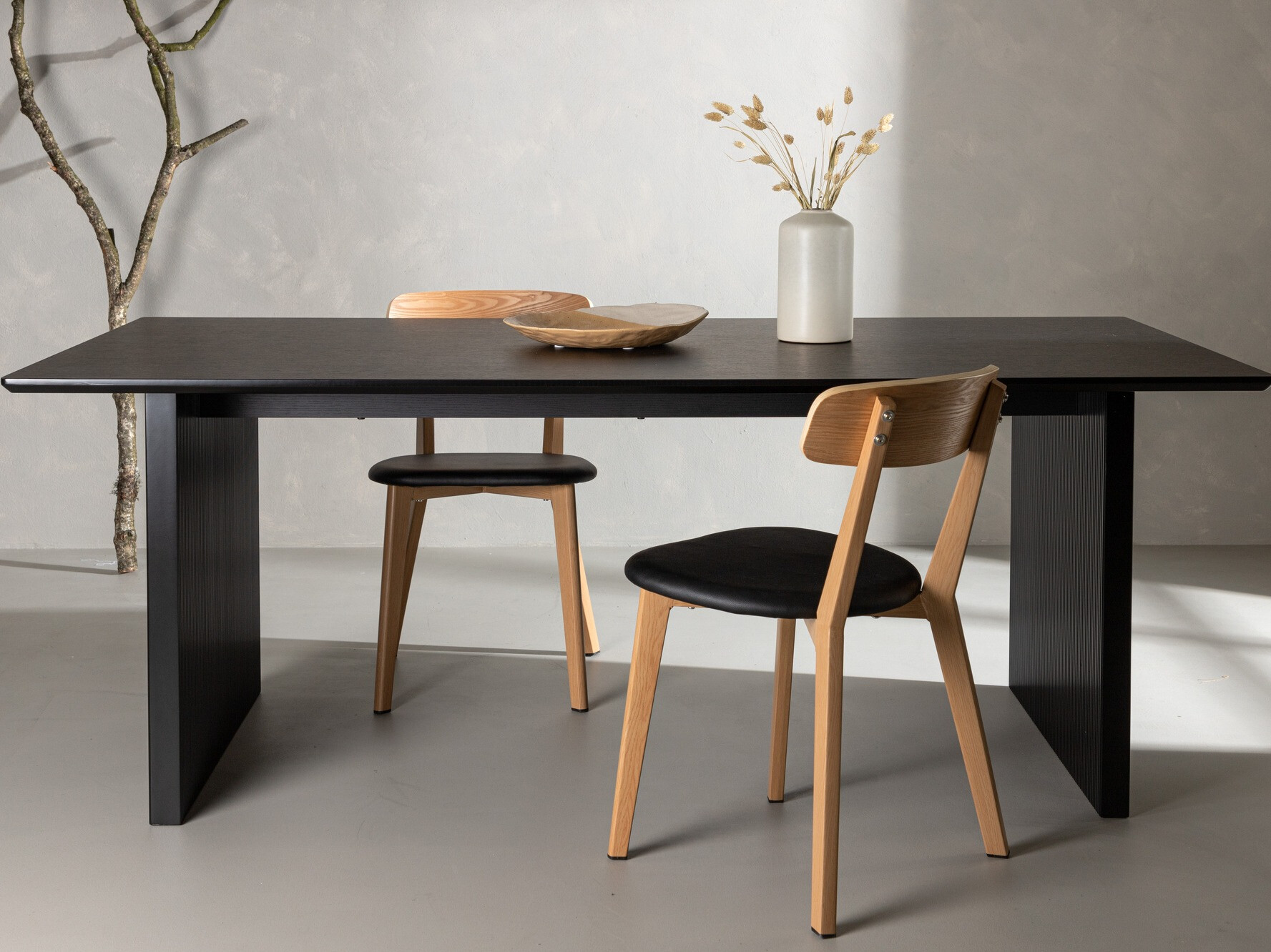 Stalas Dallas 4964 (Juoda)